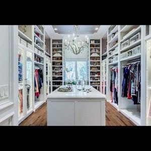 Meet your Posher, Brittney